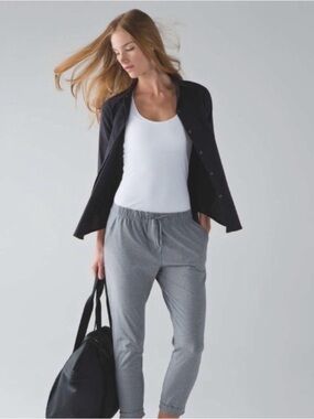 ~Lululemon Womens 10 Black Getaway
Long Sleeve Button Up~